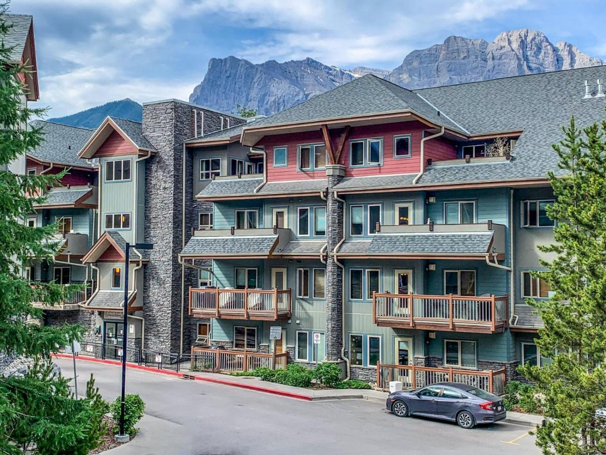 Spectacular Mountain View Corner Unit Pool Hot Tub Park Pass Apartment Canmore Exterior photo