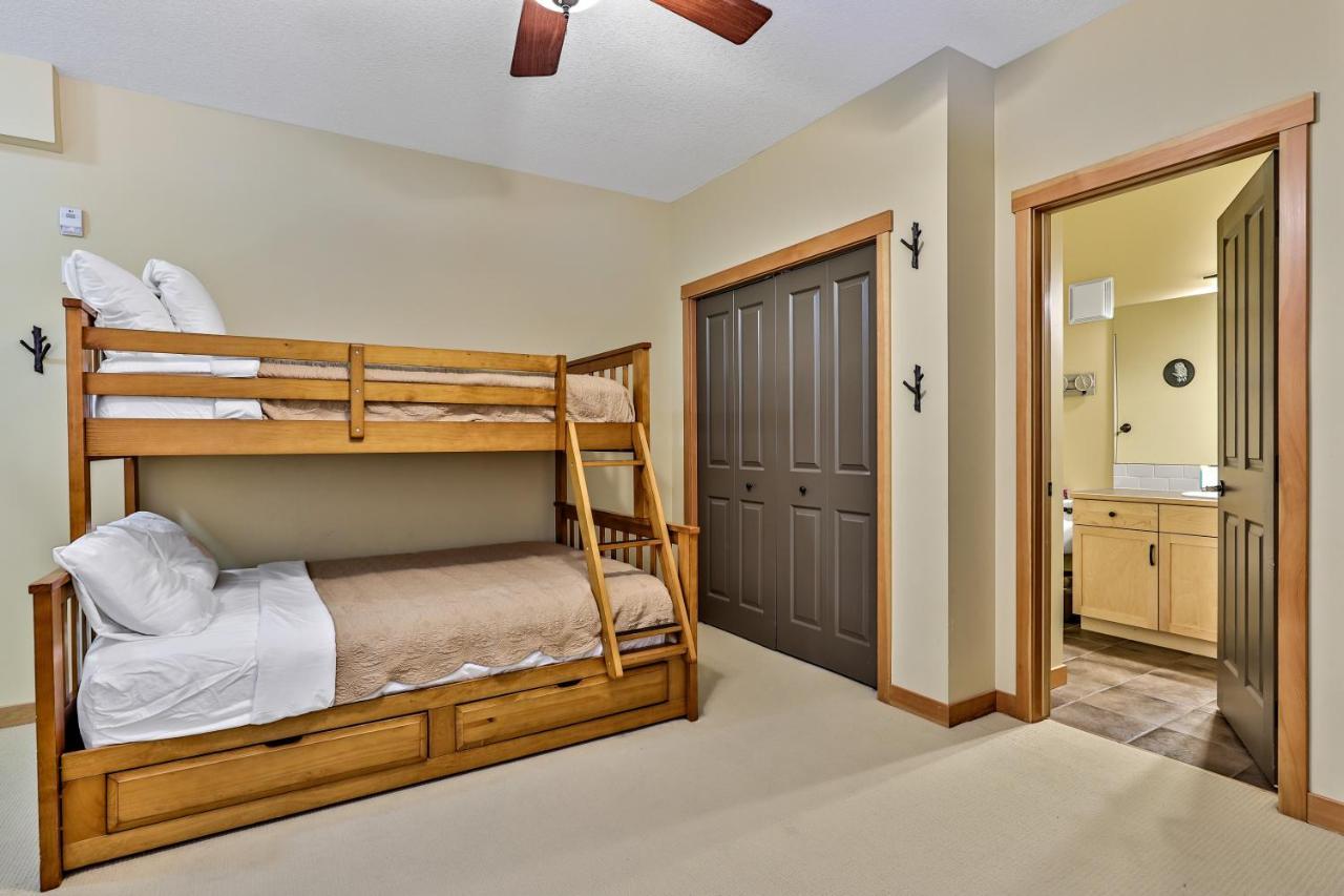 Spectacular Mountain View Corner Unit Pool Hot Tub Park Pass Apartment Canmore Exterior photo